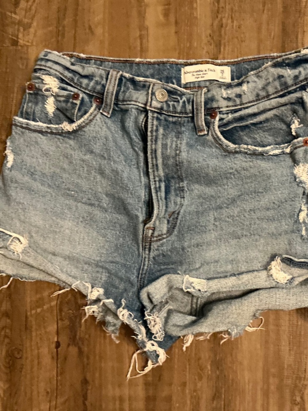 Abercrombie & Fitch "The Mom Short" High Rise denim shorts, size 26